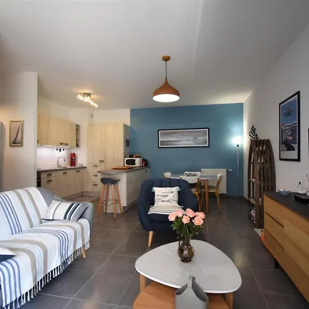 Apartmán - T3 Calme Et Spacieux Avec Jardin Et Parking, Proche Port Et - Fr-1-420-49
