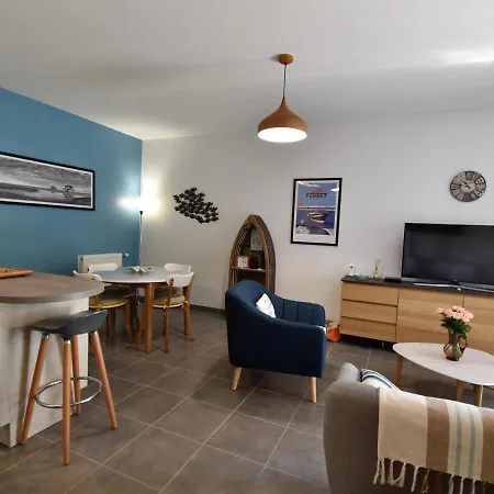 - T3 Calme Et Spacieux Avec Jardin Et Parking, Proche Port Et - Fr-1-420-49 Apartment